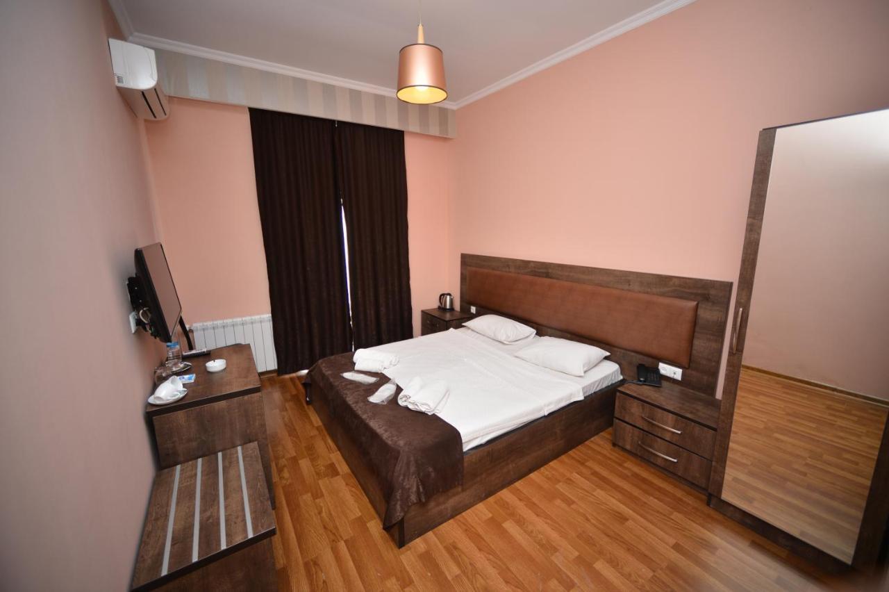 Green Hotel Batumi Luaran gambar