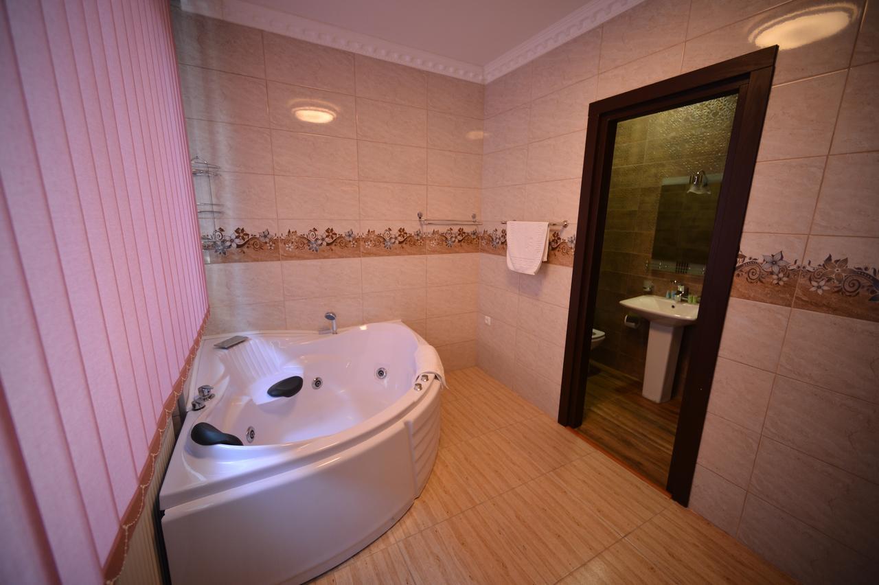 Green Hotel Batumi Luaran gambar