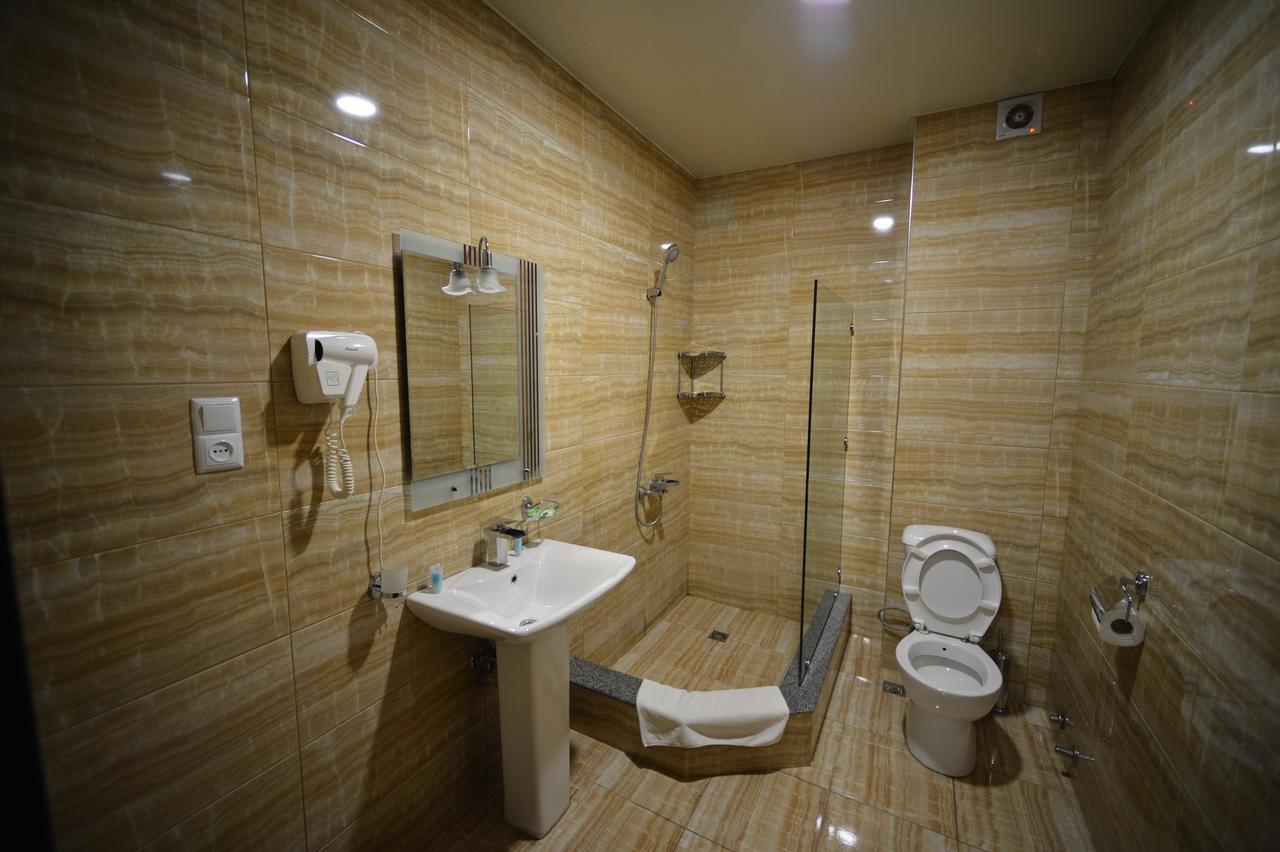Green Hotel Batumi Luaran gambar