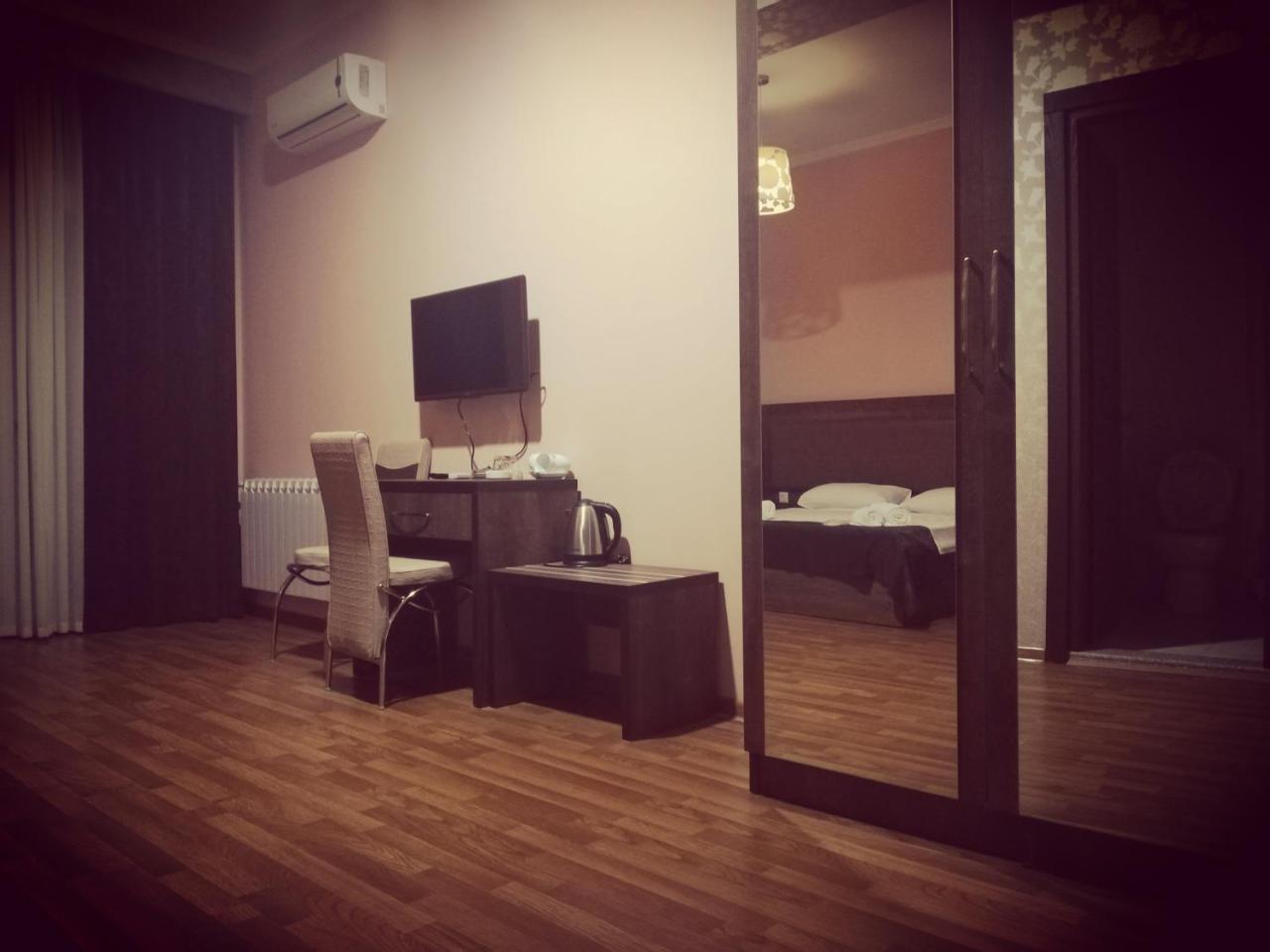 Green Hotel Batumi Luaran gambar