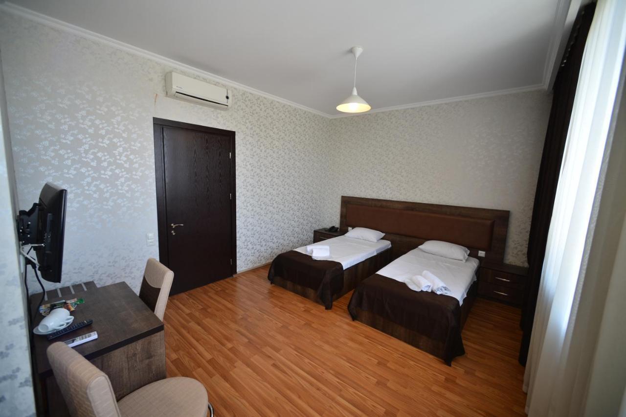 Green Hotel Batumi Luaran gambar