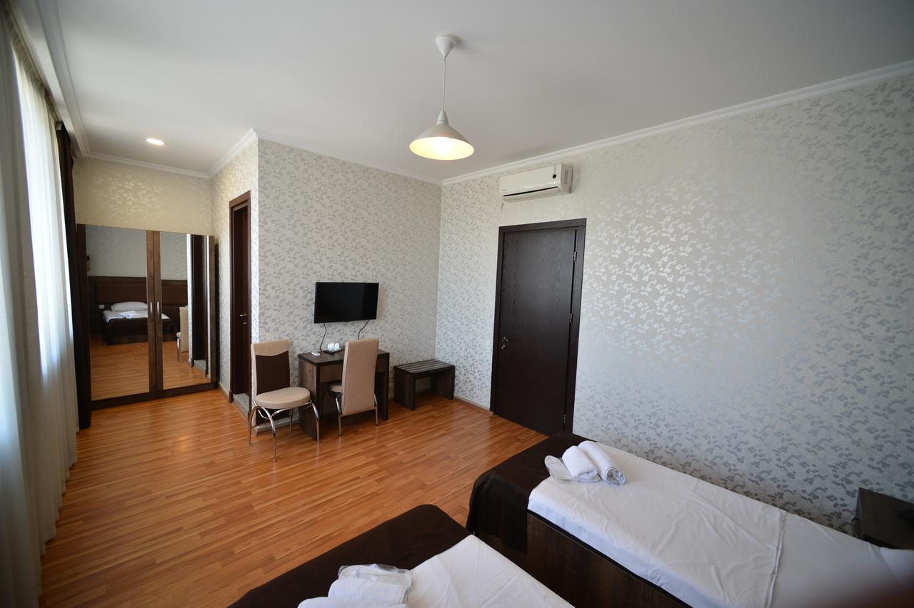 Green Hotel Batumi Luaran gambar